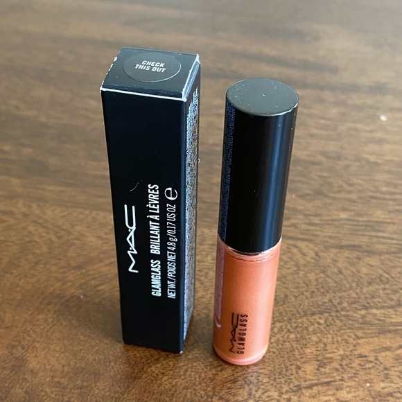 MAC Check This Out Glamglass - Picture 2 of 4